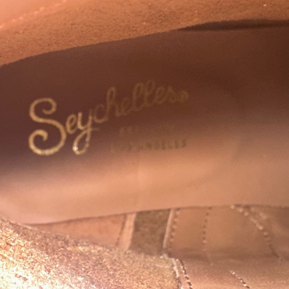 NWOT Seychelles Tan Ankle Leather Boots with Gold Star Details - Picture 4 of 9